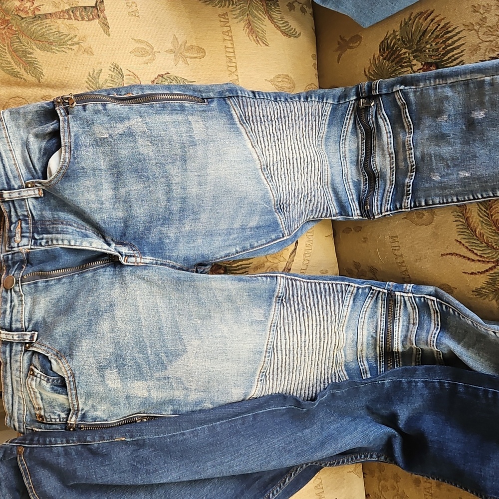 2/$20 Mens Sz 32 Zara Jeans